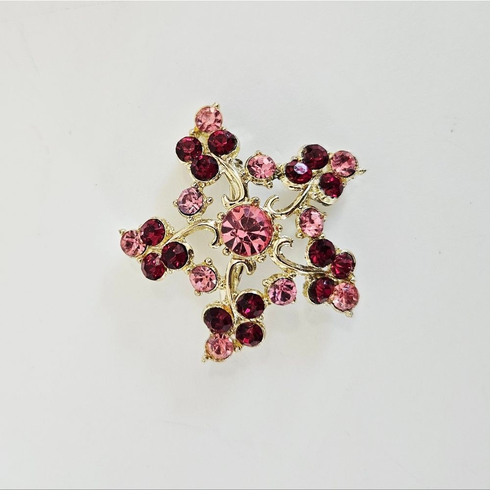 Vintage Gold Tone Pink Red Glass Rhinestone Star Snowflake Openwork Brooch Pin - Picture 4 of 7